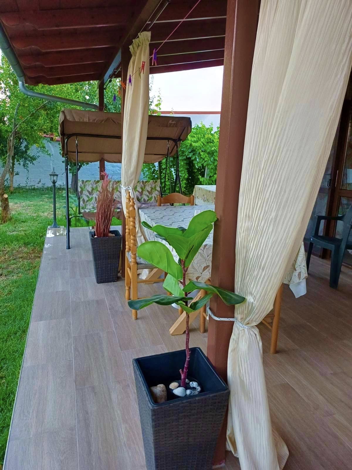 Детайл от веранда